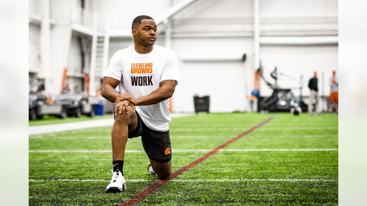 WR Amari Cooper Exits Browns Training Camp day 2 With Injury - Sports  Illustrated Cleveland Browns News, Analysis and More