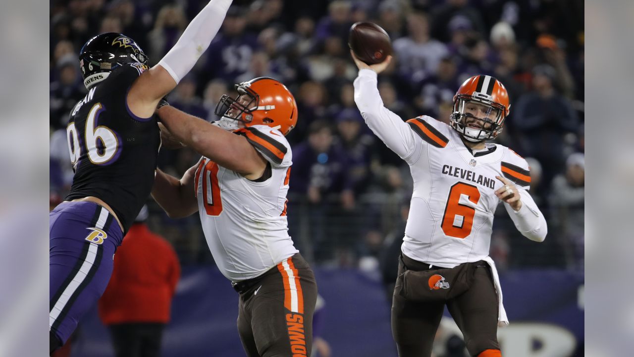 Ravens quiet the 'Dawg Pound' in lopsided win over the Browns