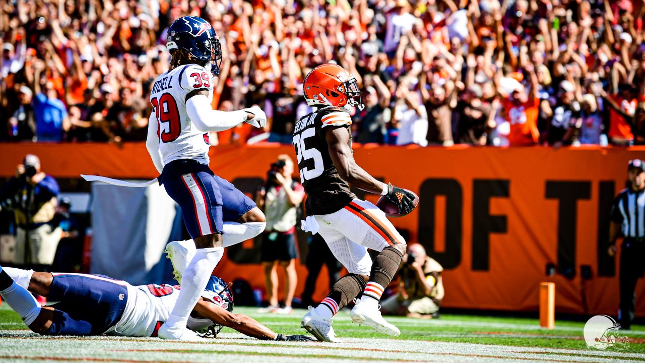 Browns overcome sloppy first half to down Texans, 31-21, in home opener 