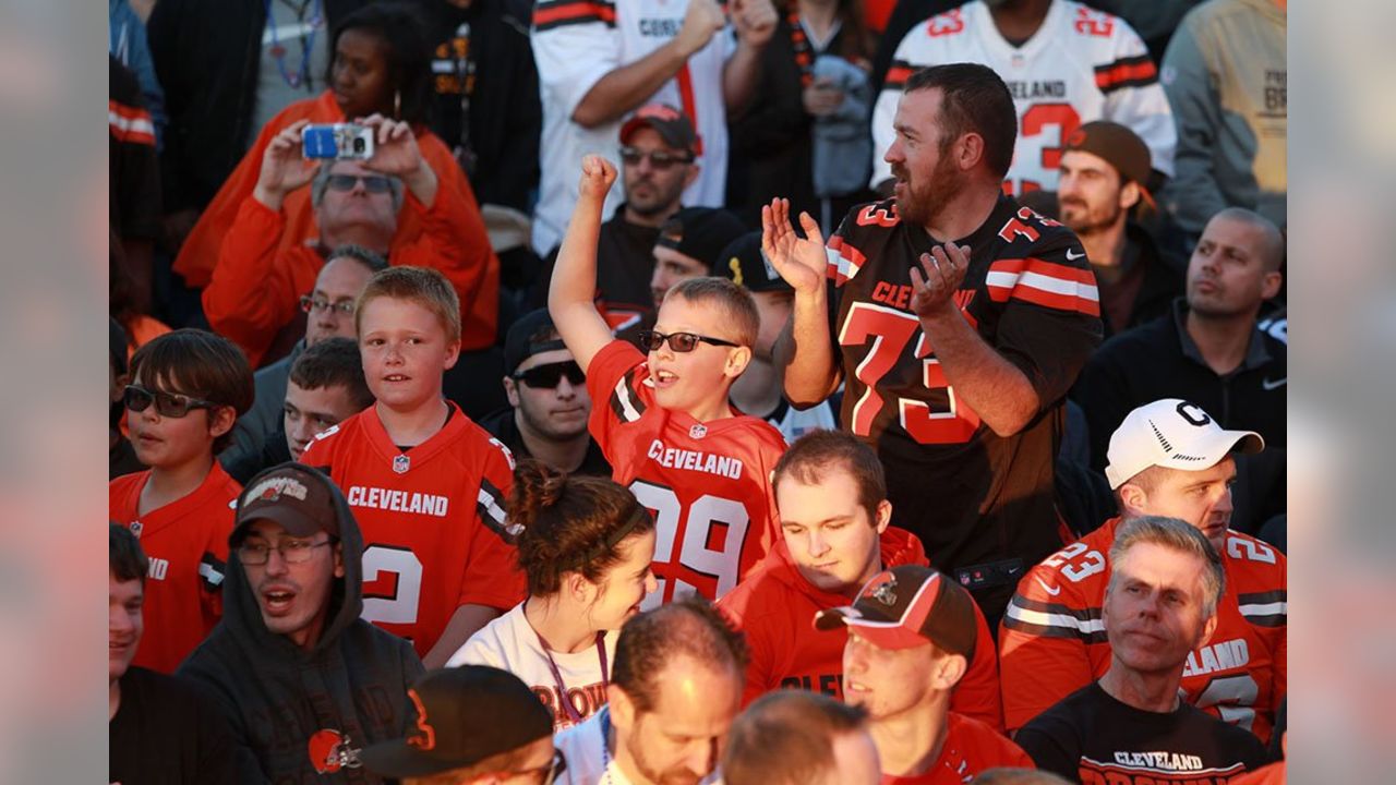 Browns fan Prisby part of NFL tailgate show 