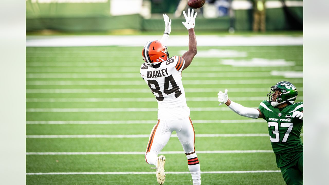 Our favorite photos from Cleveland Browns' 23-16 loss to the New York Jets:   photographers 