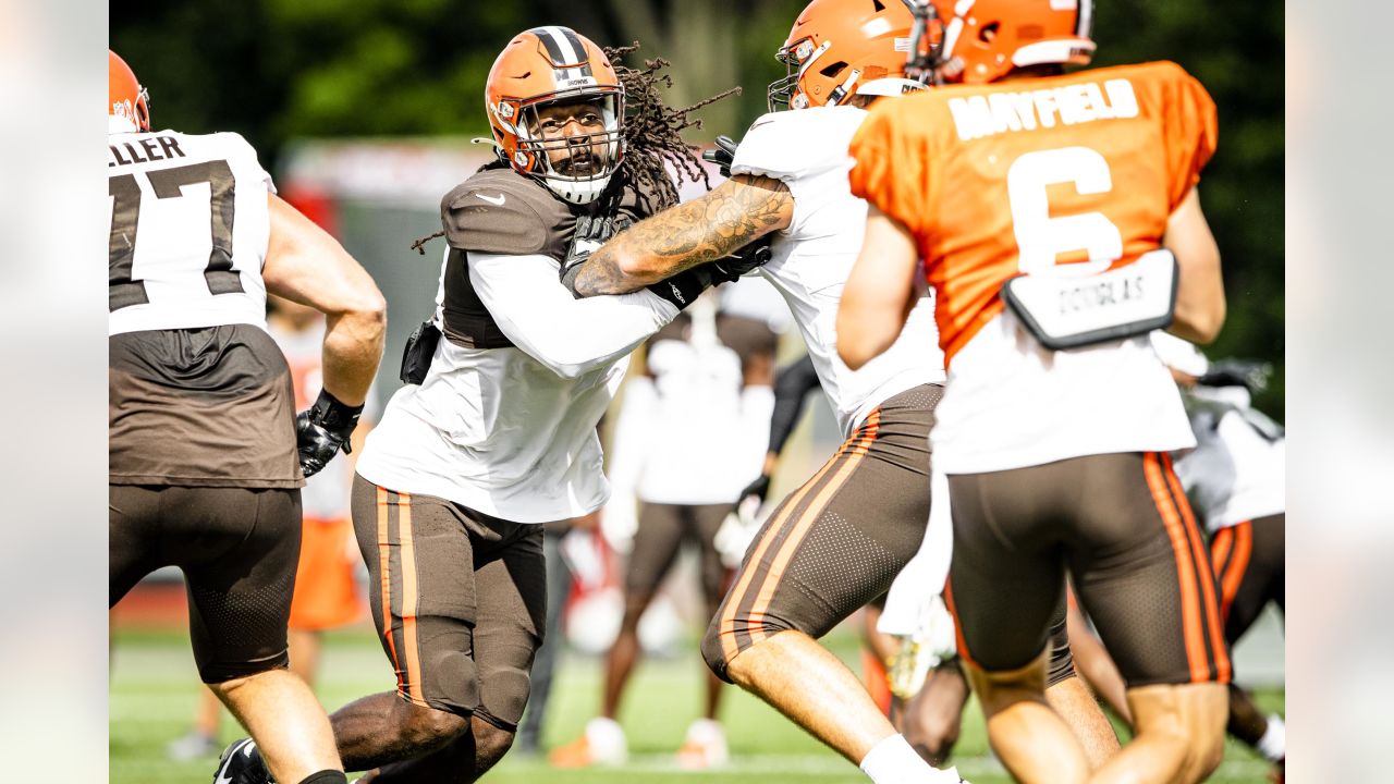 Cleveland Browns defensive tackle Jordan Elliott (90) reacts after making a  defensive stop during an NFL football game, Sunday, Nov. 22, 2020, in  Cleveland. (AP Photo/Kirk Irwin Stock Photo - Alamy