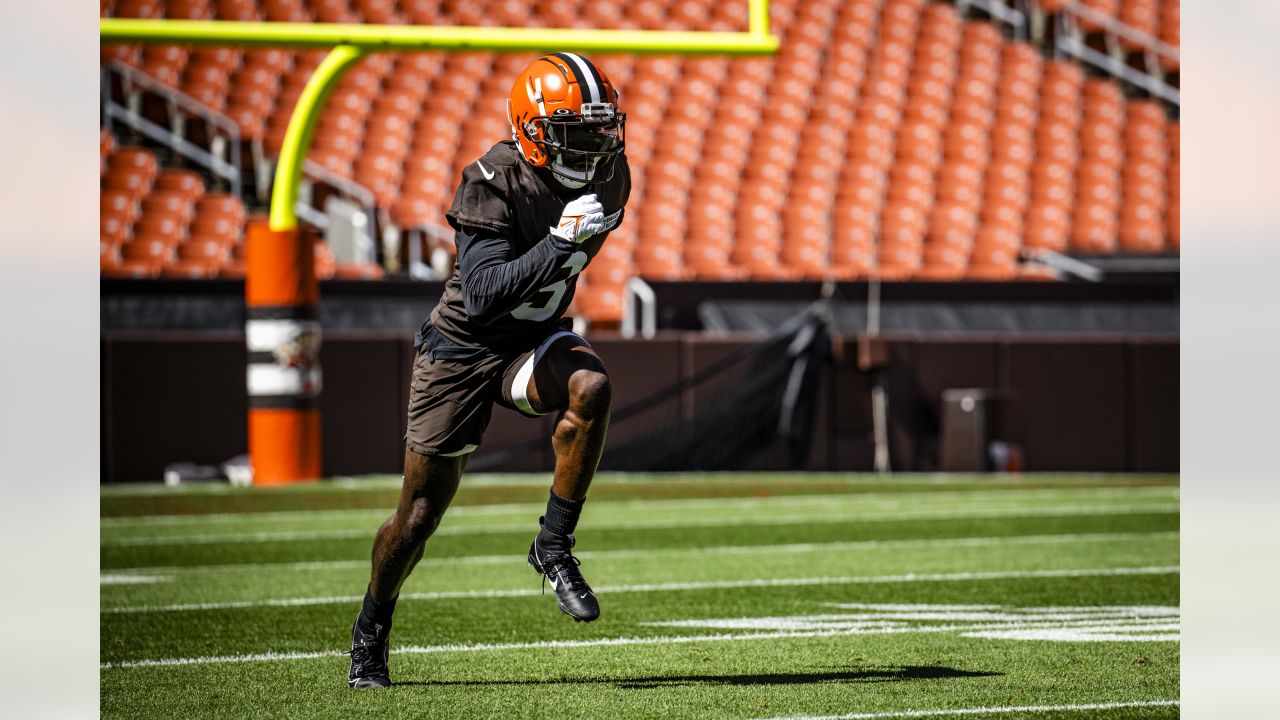 Browns rookie Jerome Ford provides spark in return game following IR stint  