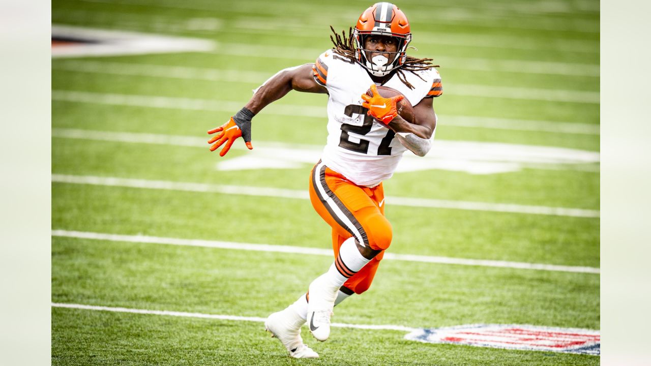 Kareem Hunt Cleveland Browns Game-Used #27 White Jersey vs. Cincinnati  Bengals on December 11 2022