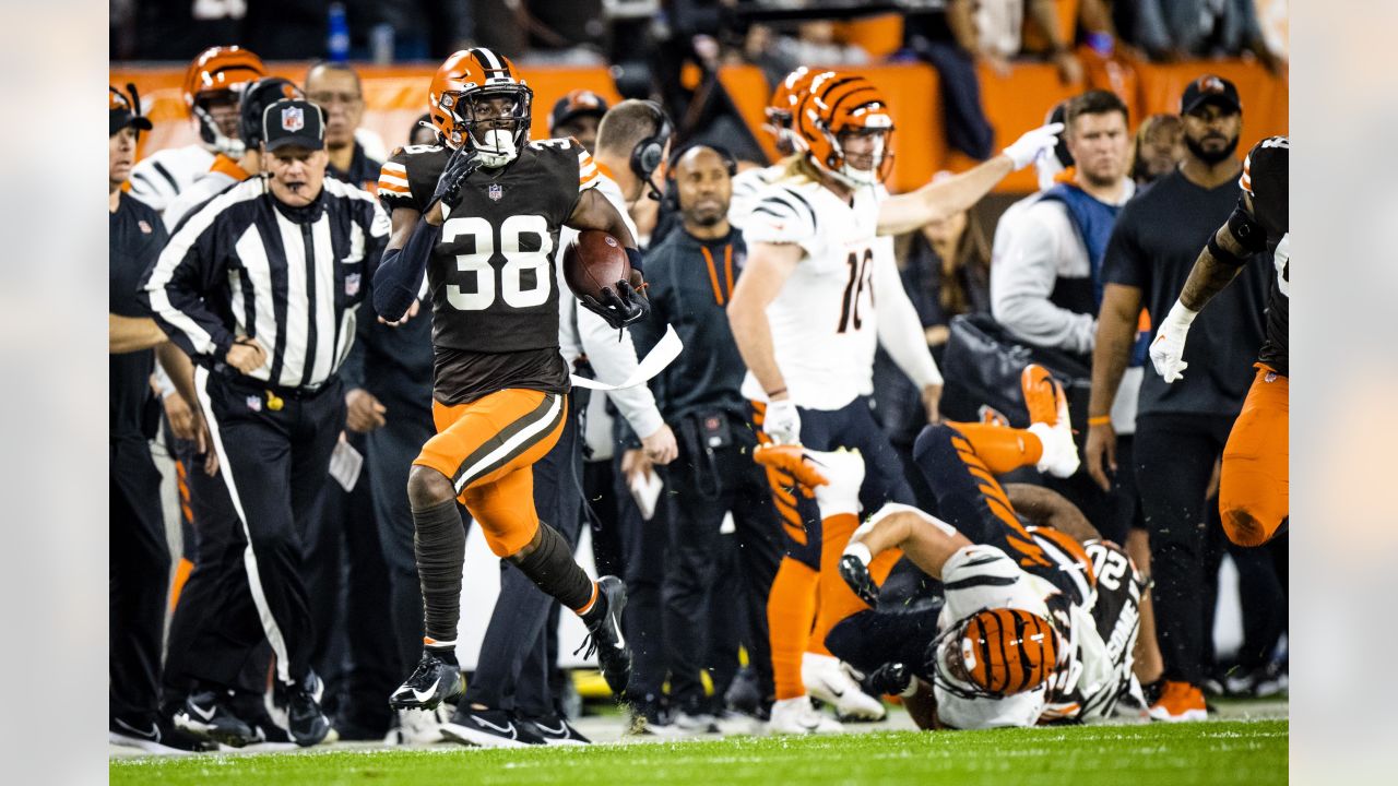 OSU football: Former OSU cornerback A.J. Green goes undrafted and signs  $145,000 contract with the Cleveland Browns