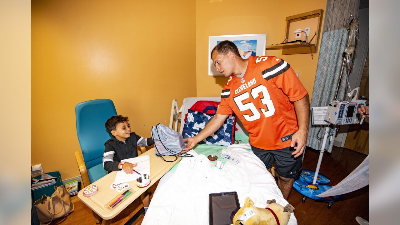 Players Visit Patients at University Hospitals: Seidman Cancer Center