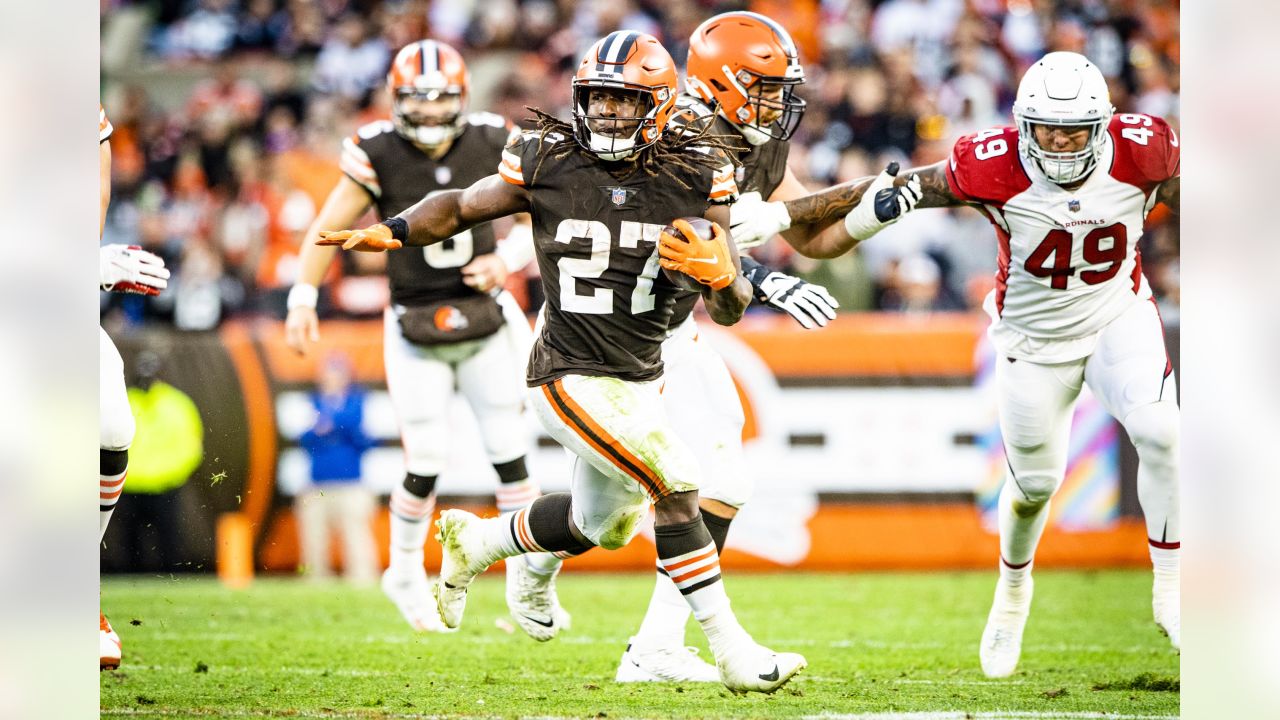 Kareem Hunt brings angry style to Cleveland Browns running game