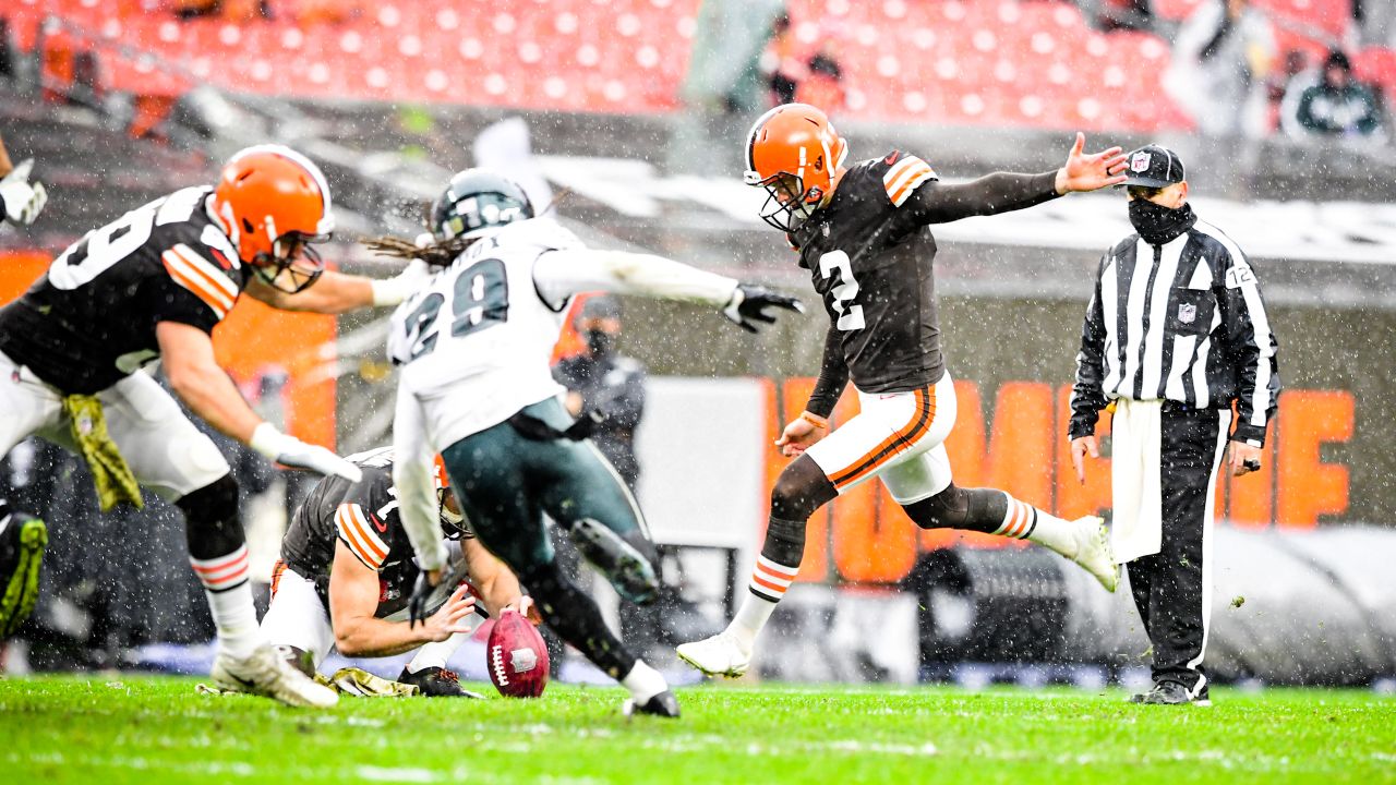 Cleveland Browns post throwback of Kareem Hunt and Nick Chubb as gruesome  injury forces NFL giants to go full circle