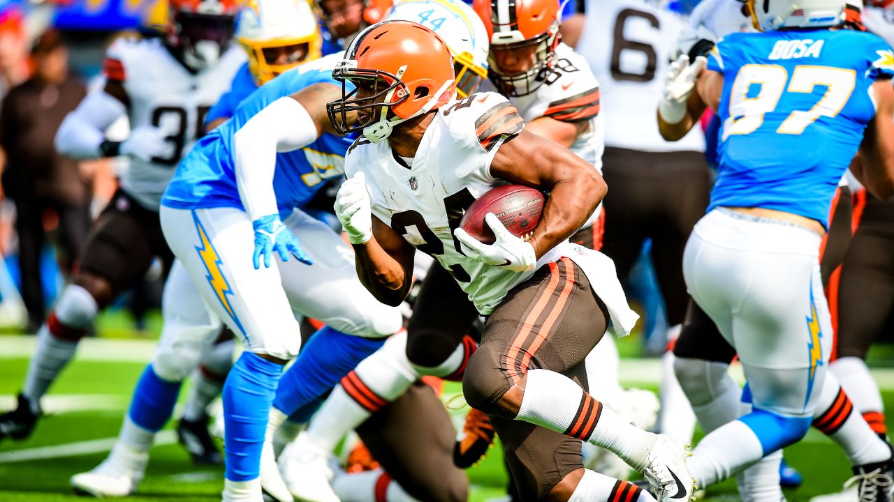 Cleveland Browns vs. Los Angeles Chargers - 3rd Quarter Game Thread - Dawgs  By Nature