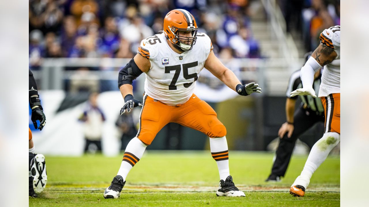 Joel Bitonio Cleveland Browns Player-Issued #75 Brown Jersey from the 2022  NFL Season