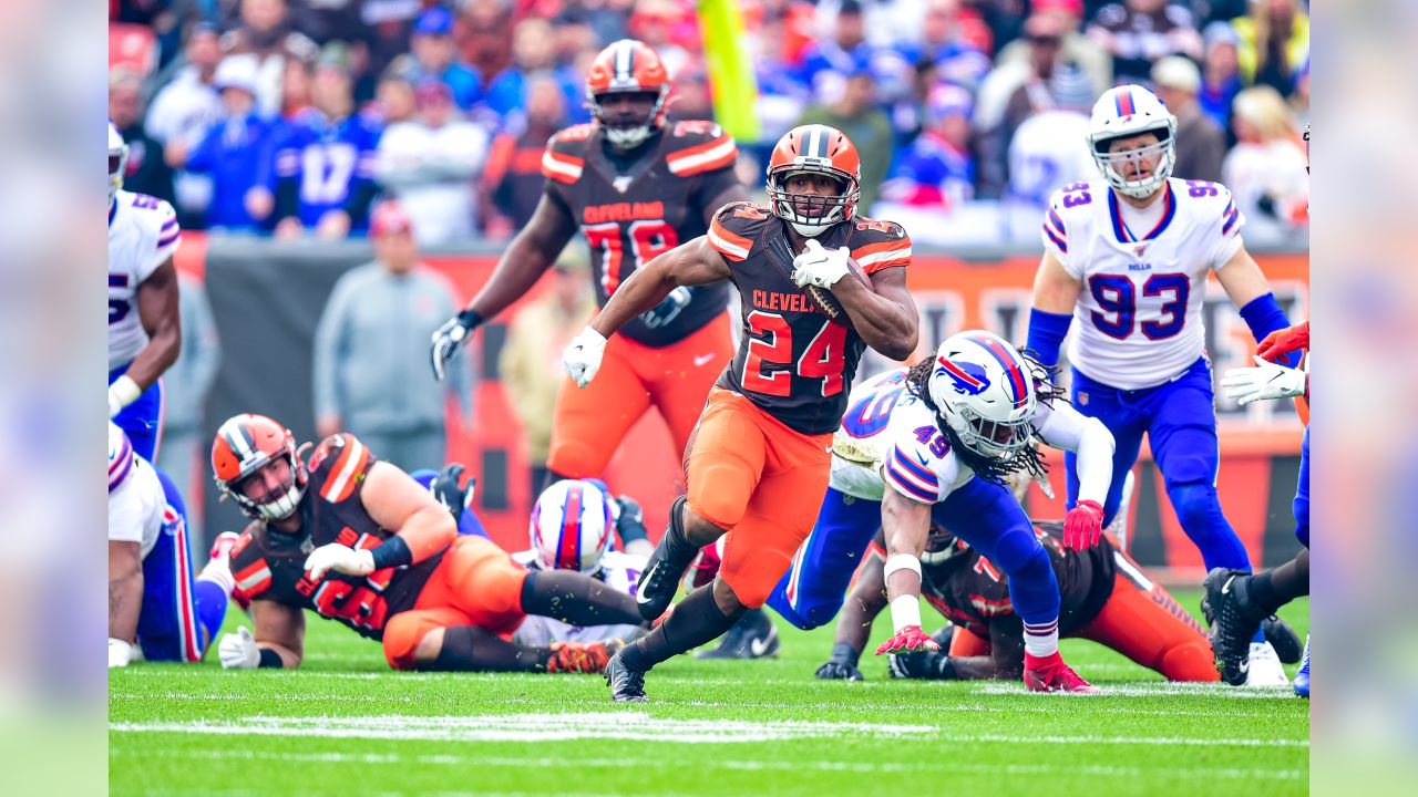 Bulldogs In The NFL - Image 18: Cleveland Browns running back Nick Chubb  (24) rushes during the first half of an NFL football game against the Buffalo  Bills, Sunday, Nov. 10, 2019