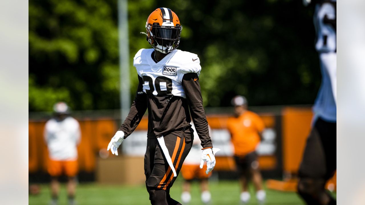 WATCH: Jacoby Brissett finds Amari Cooper to put Browns up 14-0