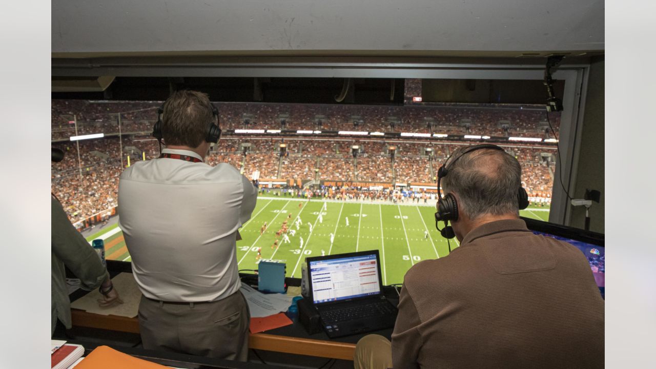 Cleveland Browns - Browns rename home radio booth The Doug Dieken