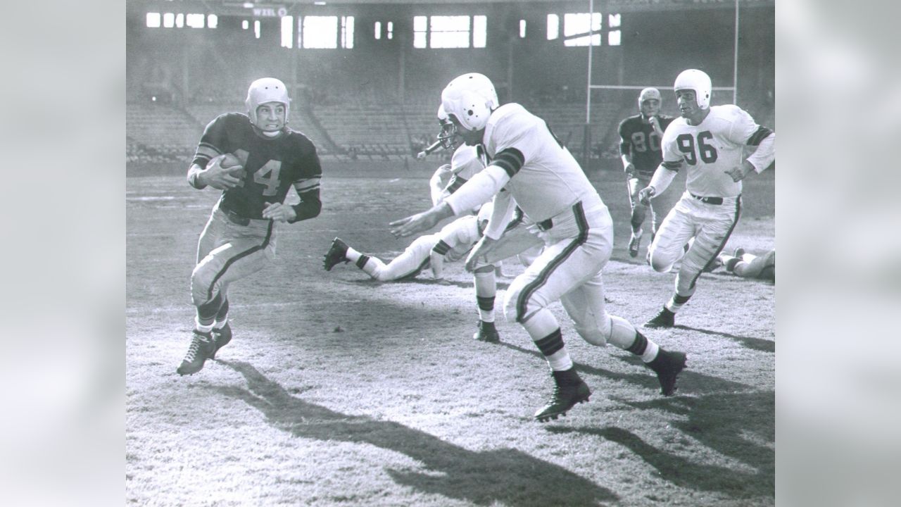 Cleveland Browns and John Carroll pay tribute to Don Shula