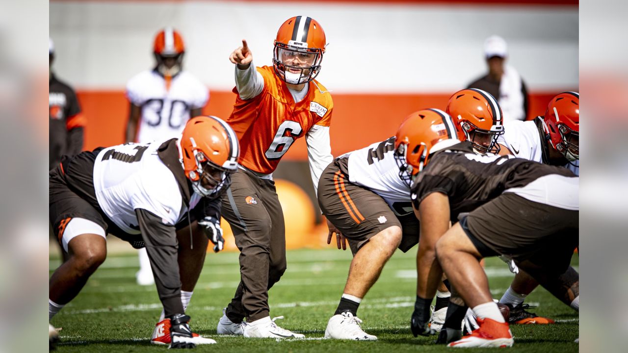 PRACTICE PHOTOS: First practice in new threads for QB Baker Mayfield