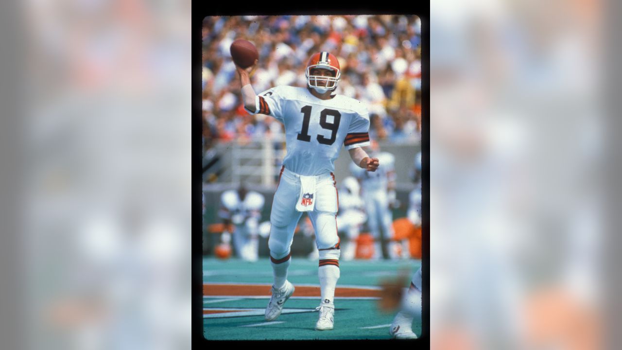 Bernie Kosar CLEVELAND BROWNS Photo Picture FOOTBALL -   Hong Kong