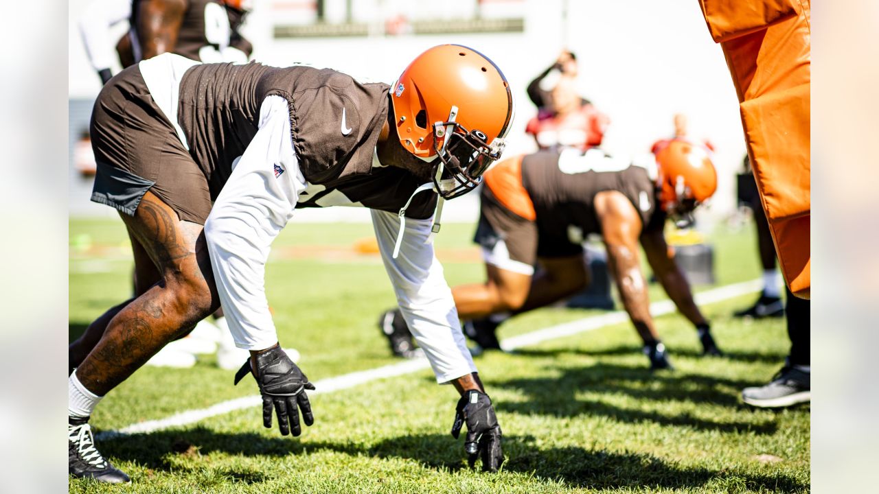 James Hudson III getting advice from Joe Thomas, aims at mastering