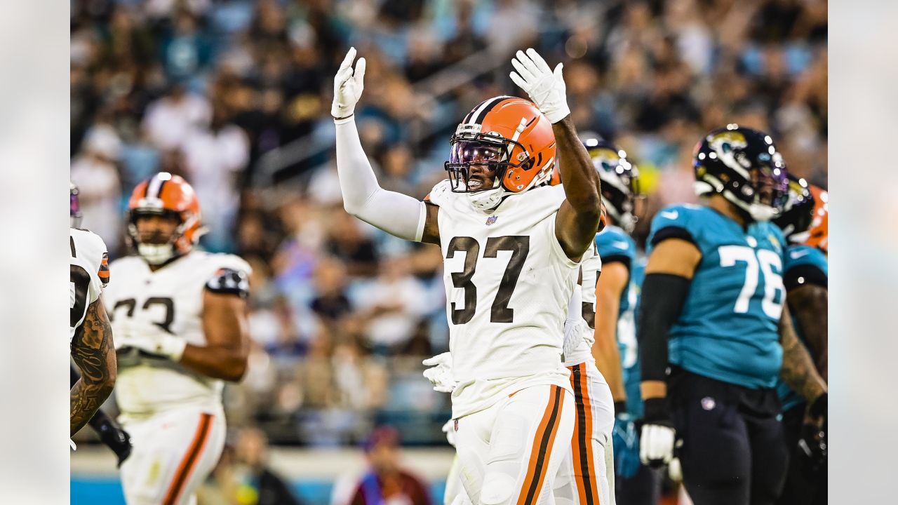 Browns-Jaguars Final Score: Rookies thrive as Cleveland wins first preseason  game 24-13 - Dawgs By Nature