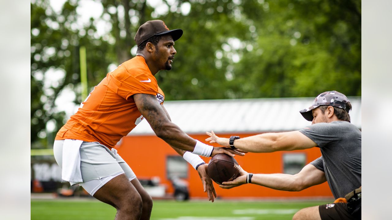 Cleveland Browns' Alex Wright runs drills at the NFL football team's  training camp on Saturday, July 29, 2023, in White Sulphur Springs, W.Va.  (AP Photo/Chris Carlson Stock Photo - Alamy