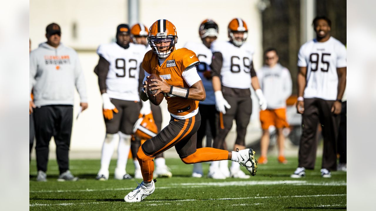 Injury Report: Browns rule out David Njoku, Jeremiah Owusu