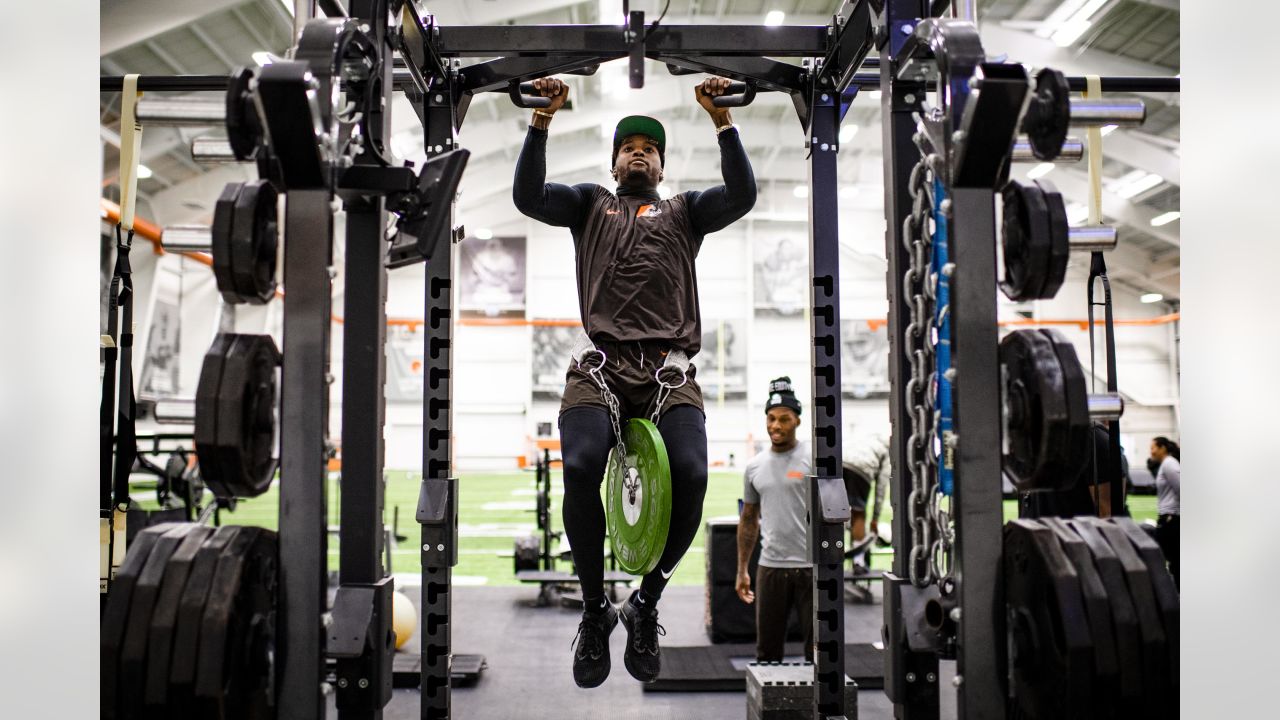 Gallery  2022 Jets in the Weight Room During the Offseason Program