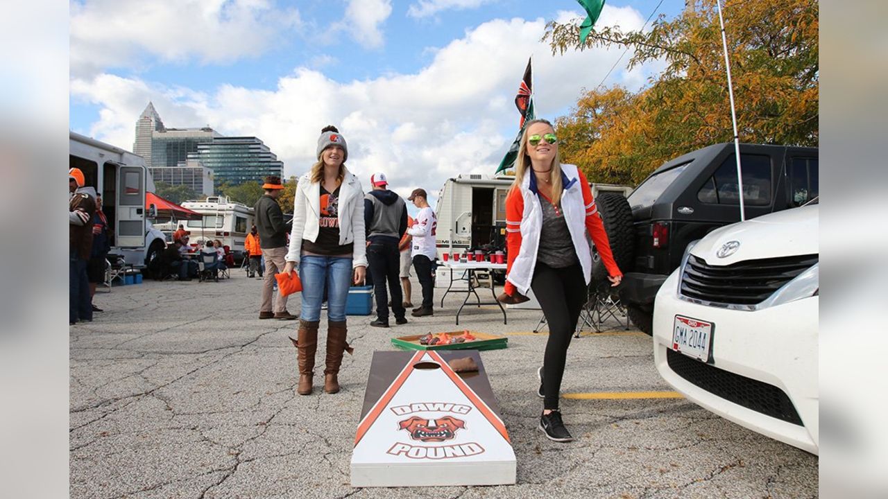 Photos: Dawg Pound Tailgating