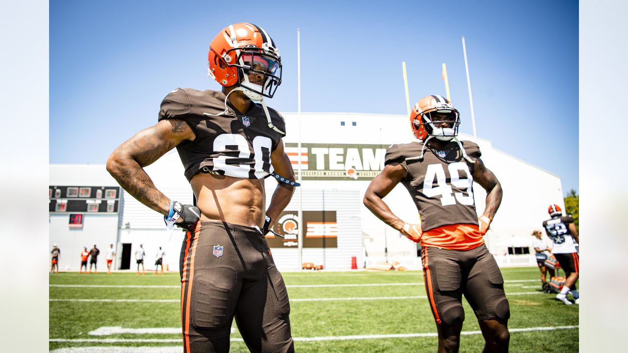 Watch as Cleveland Browns turn M.J. Stewart's INT into points with a Jarvis  Landry TD run 