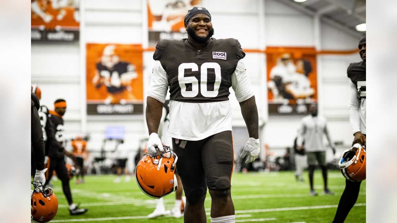 Browns defensive end Alex Wright is learning everything he can from Myles  Garrett and Jadeveon Clowney 