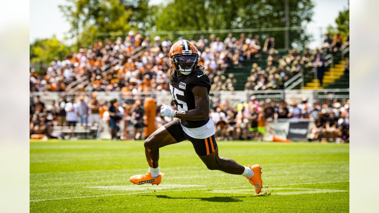 AP source: Browns' Phillips (biceps) could miss most of year