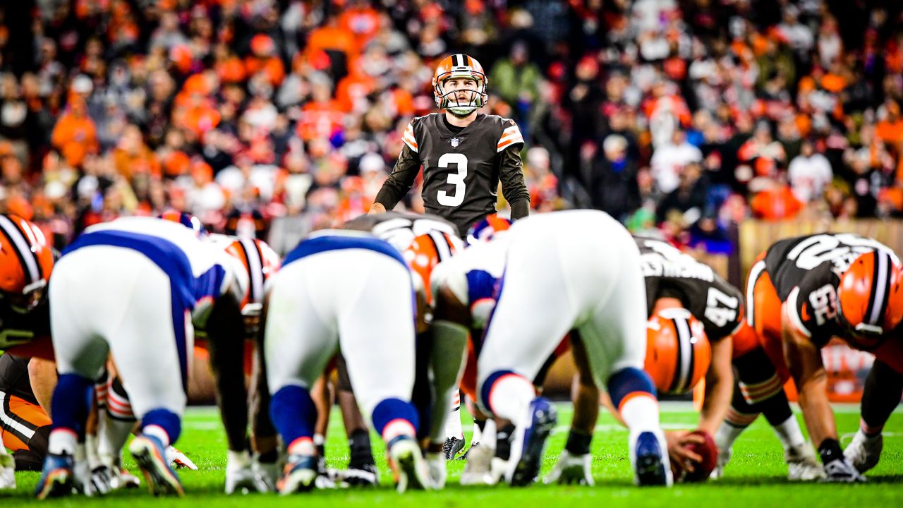 Sunday Night Football on NBC - - First career NFL start ✓ - Shoutout from  LeBron James ✓ D'Ernest Johnson had himself a NIGHT! #Browns