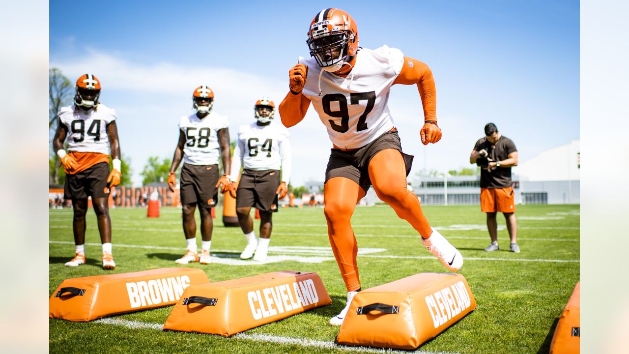 Cleveland Browns on X: Welcome to Cleveland, Perrion Winfrey