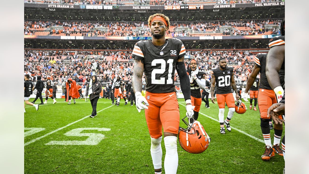 Nike Women's Cleveland Browns Nick Chubb Brown On Field