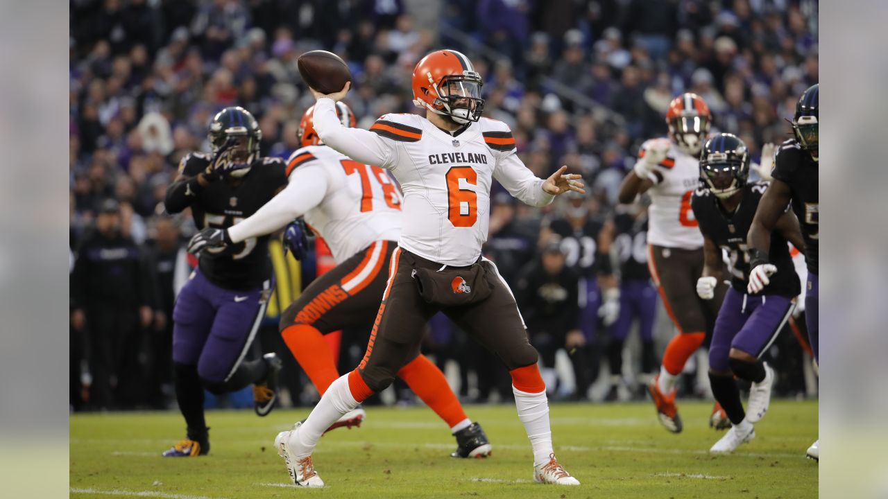 Ravens quiet the 'Dawg Pound' in lopsided win over the Browns