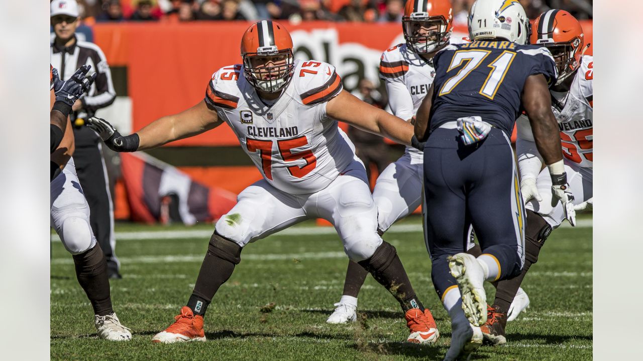 Browns Eyeing Joel Bitonio Extension