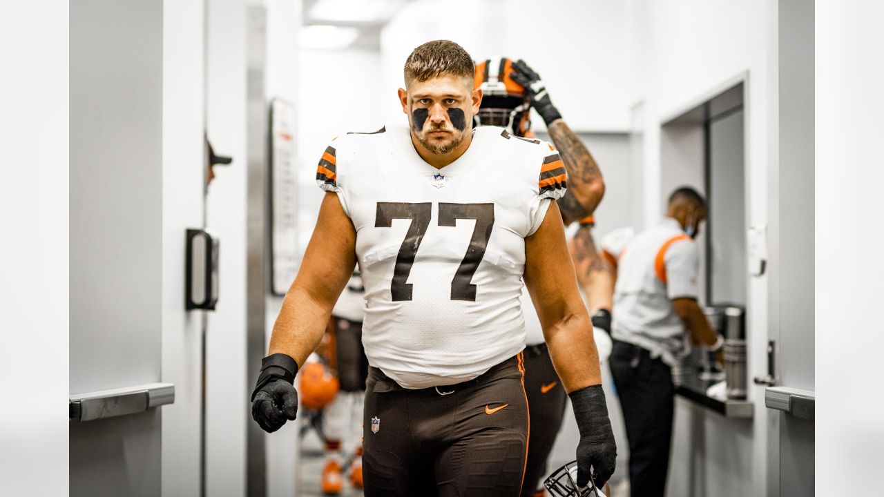 Cleveland Browns sign All-Pro offensive guard Wyatt Teller to four-year  extension - ESPN