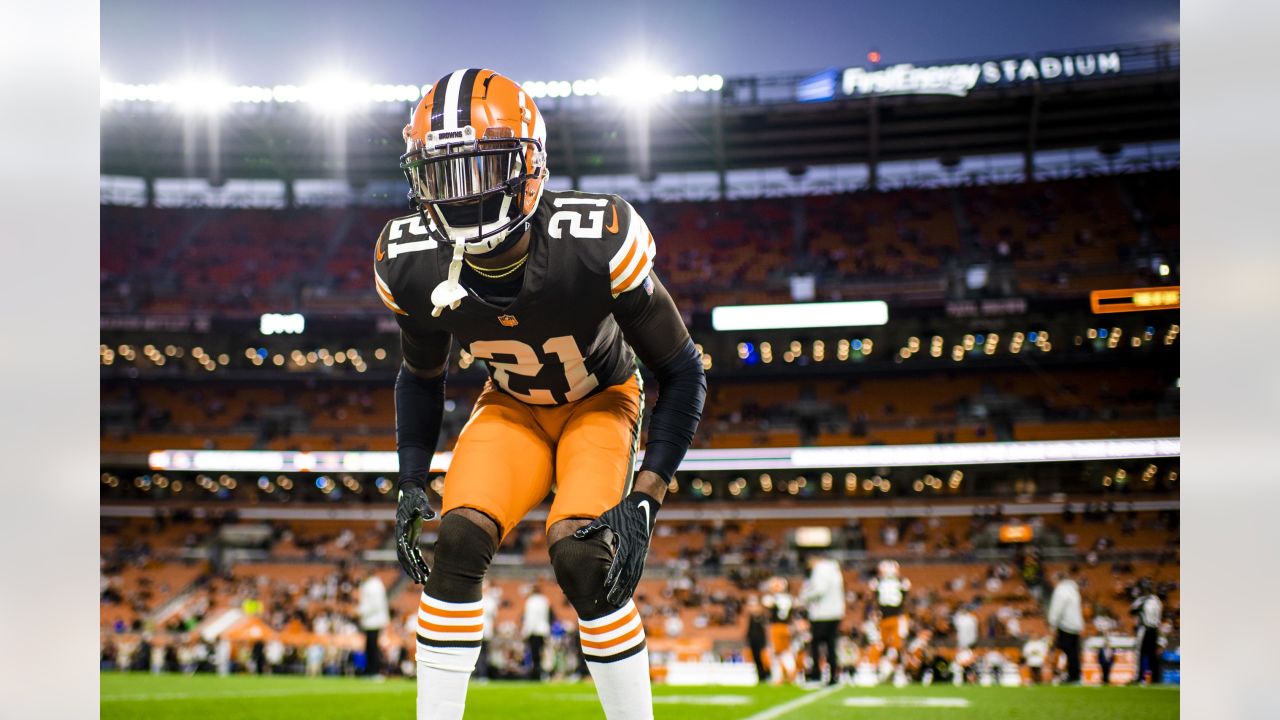 Cleveland Browns cornerback Denzel Ward, 2022-2023 season