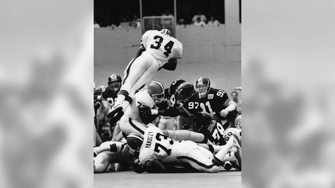 Buy EARNEST BYNER Photo Collage Print CLEVELAND Browns Football Online in  India 