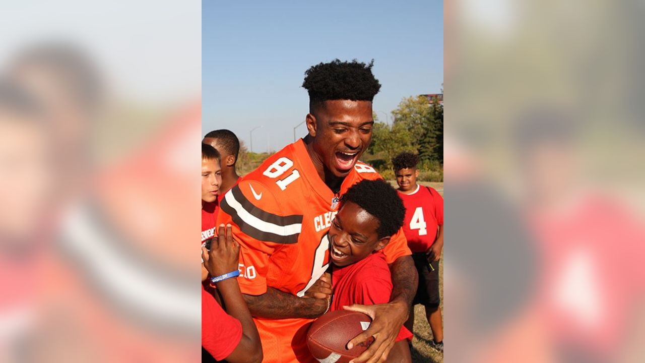 Browns players and local police surprise kids at flag football