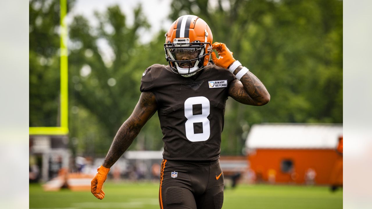 Cleveland Browns' Devaroe Lawrence runs through a drill during an NFL  football organized team activity session at the team's training facility  Wednesday, May 15, 2019, in Berea, Ohio. (AP Photo/Ron Schwane Stock