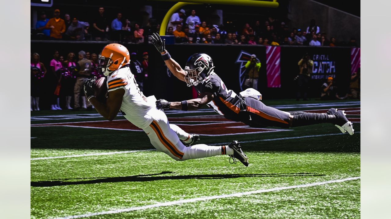 Cleveland Browns quarterback Jacoby Brissett (7) warms up before an NFL  football game against the Carolina Panthers on Sunday, Sept. 11, 2022, in  Charlotte, N.C. (AP Photo/Rusty Jones Stock Photo - Alamy