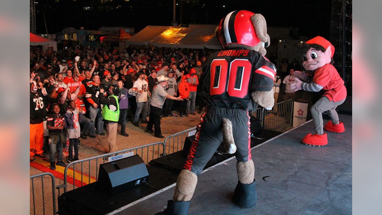 Photos: Browns Fans Enjoy Draft Tailgate