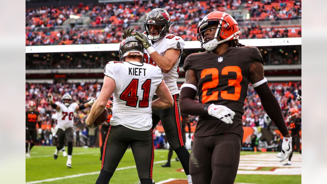 Photos: Week 12 - Buccaneers at Browns Pregame