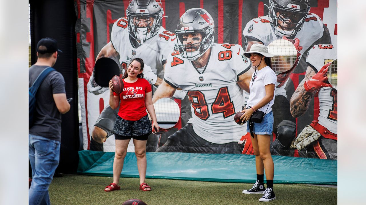 Super Bowl LV: Tampa Bay Buccaneers Digital Team 'Raises the Flags' Ahead  of First-Ever Home Championship Game