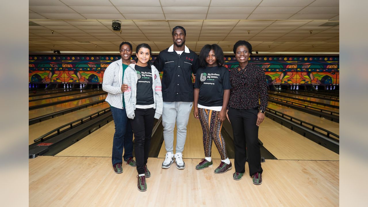 Bucs Big Brother Lavonte David Hosts Fourth Annual Bowling for Kids' Sake  Benefiting Big Brothers Big Sisters of Tampa Bay