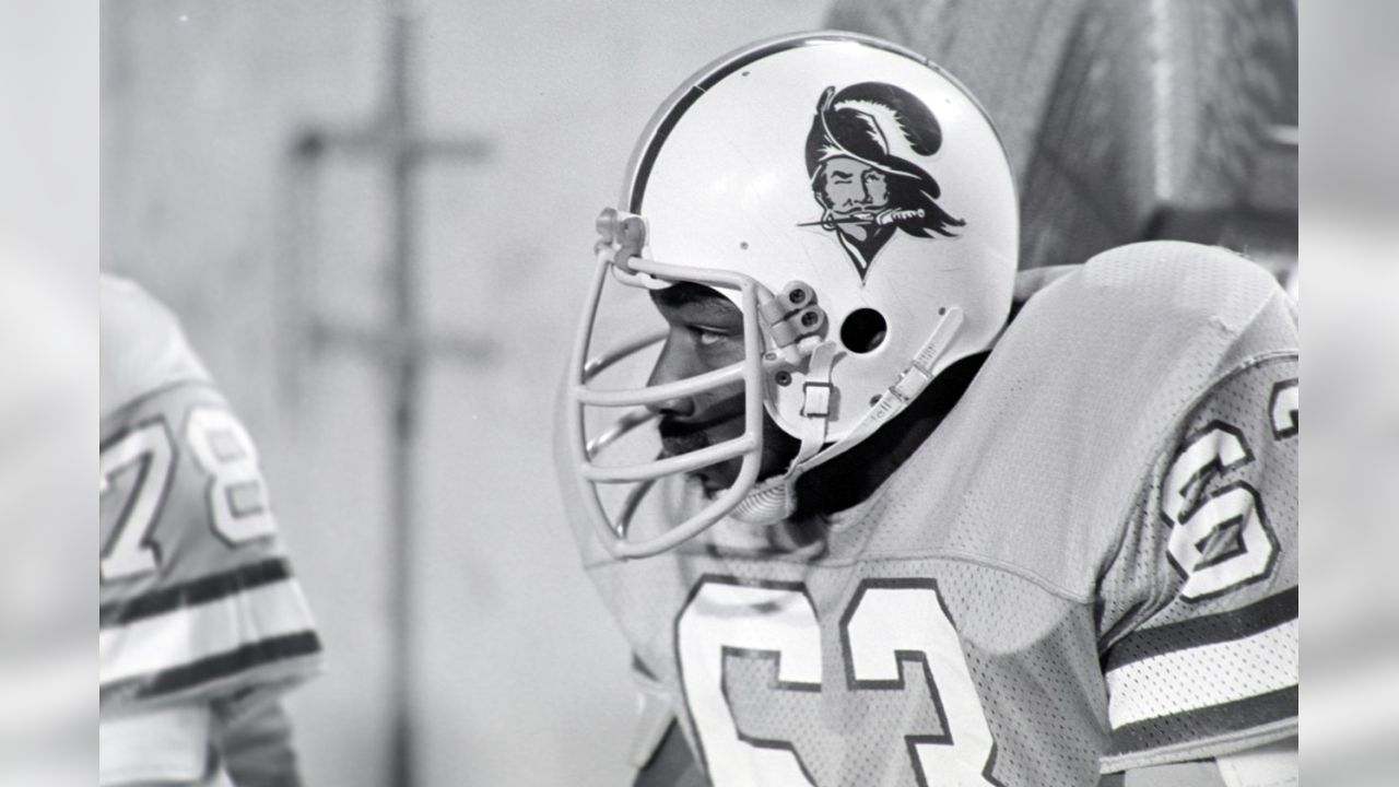 Lee Roy Selmon Suffers Stroke