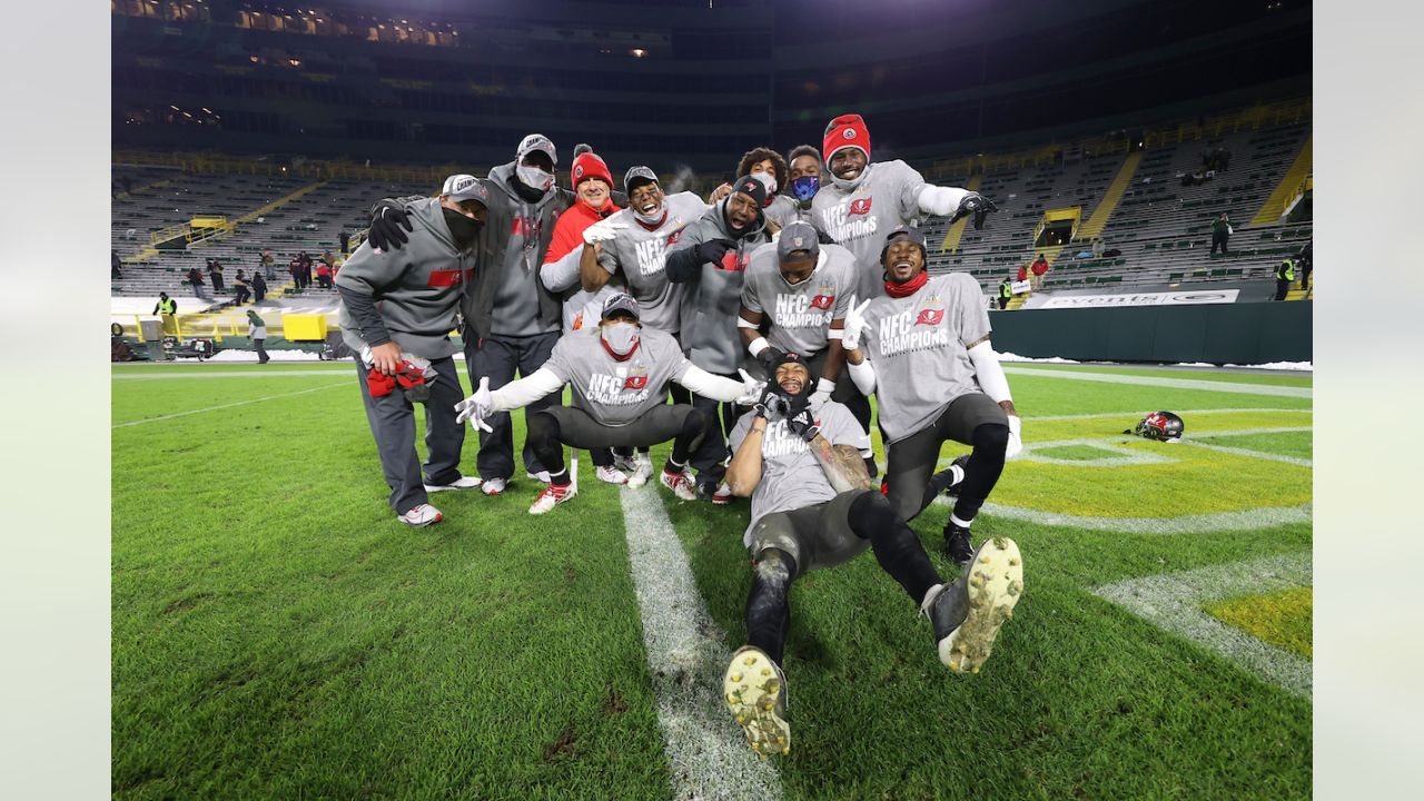 PHOTOS: Bucs Celebrate NFC Championship Win & Trophy Presentation