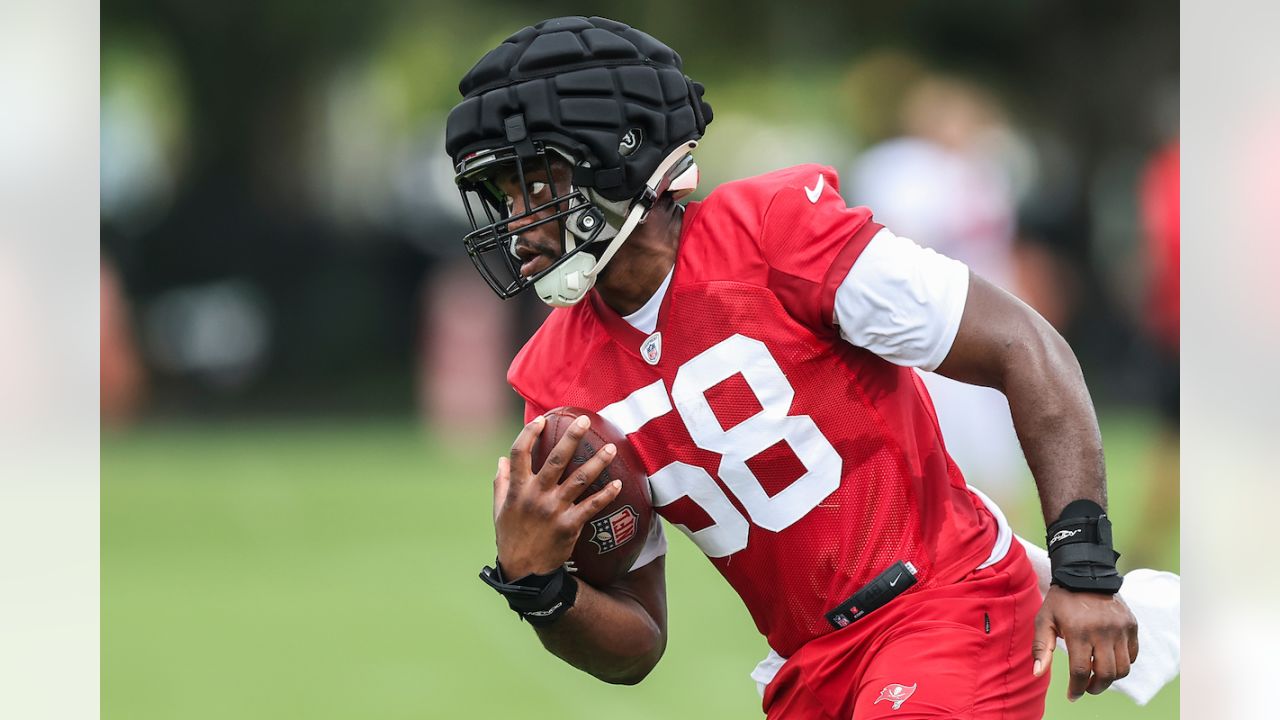 Tampa Bay Buccaneers linebacker Markees Watts (58) rushes the