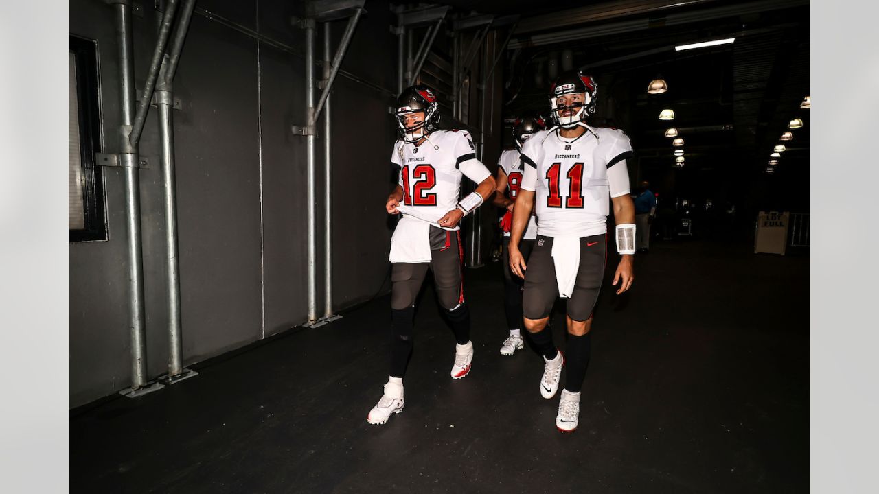 ARRIVAL PHOTOS: Cardinals Arrive For The Panthers Game