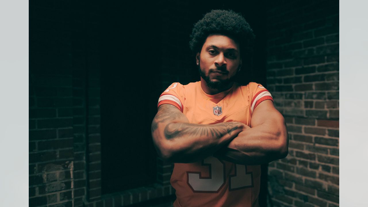 Bucs unveil creamsicle jerseys with video filmed in St. Petersburg