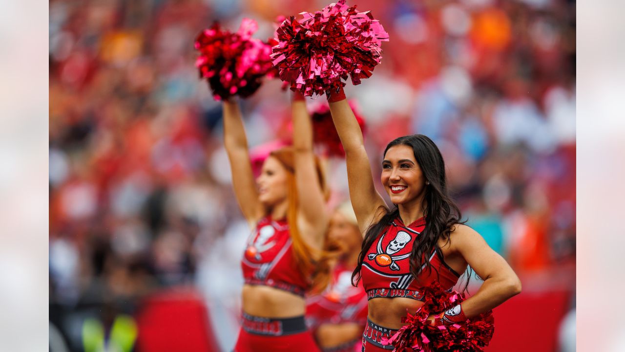 PHOTOS: Cheerleaders, Week 3 vs. Bears